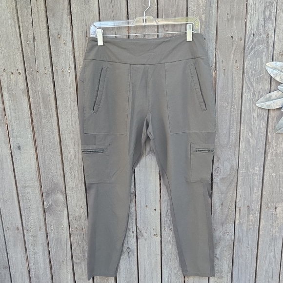 Athleta Olive Cargo Pants - Picture 1 of 5